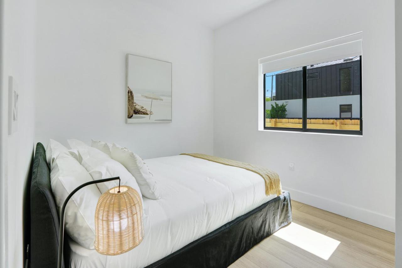 Radiance - Modern Design, Poolside Escape Ferienhaus Miami