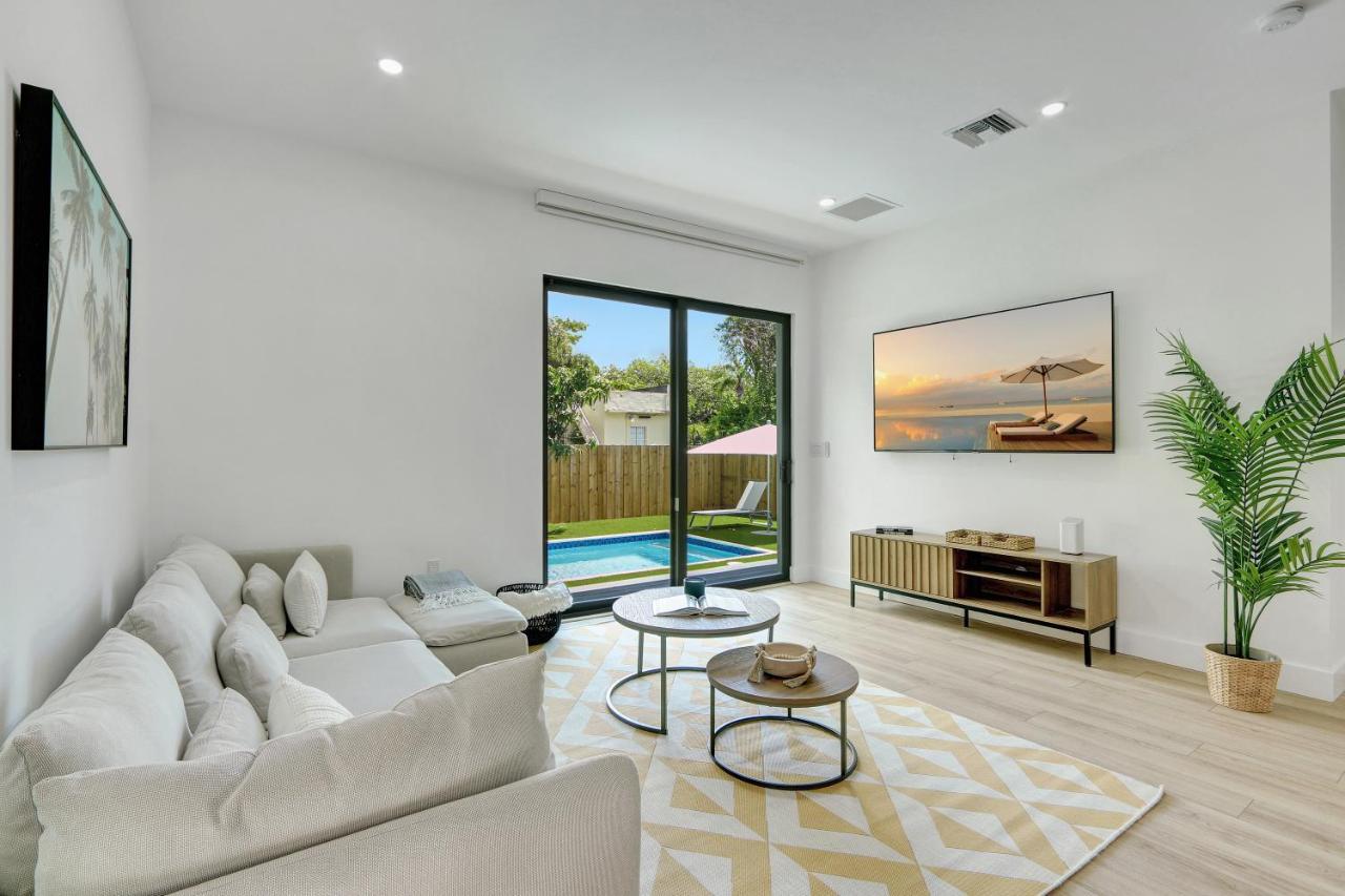 Ferienhaus Radiance - Modern Design, Poolside Escape