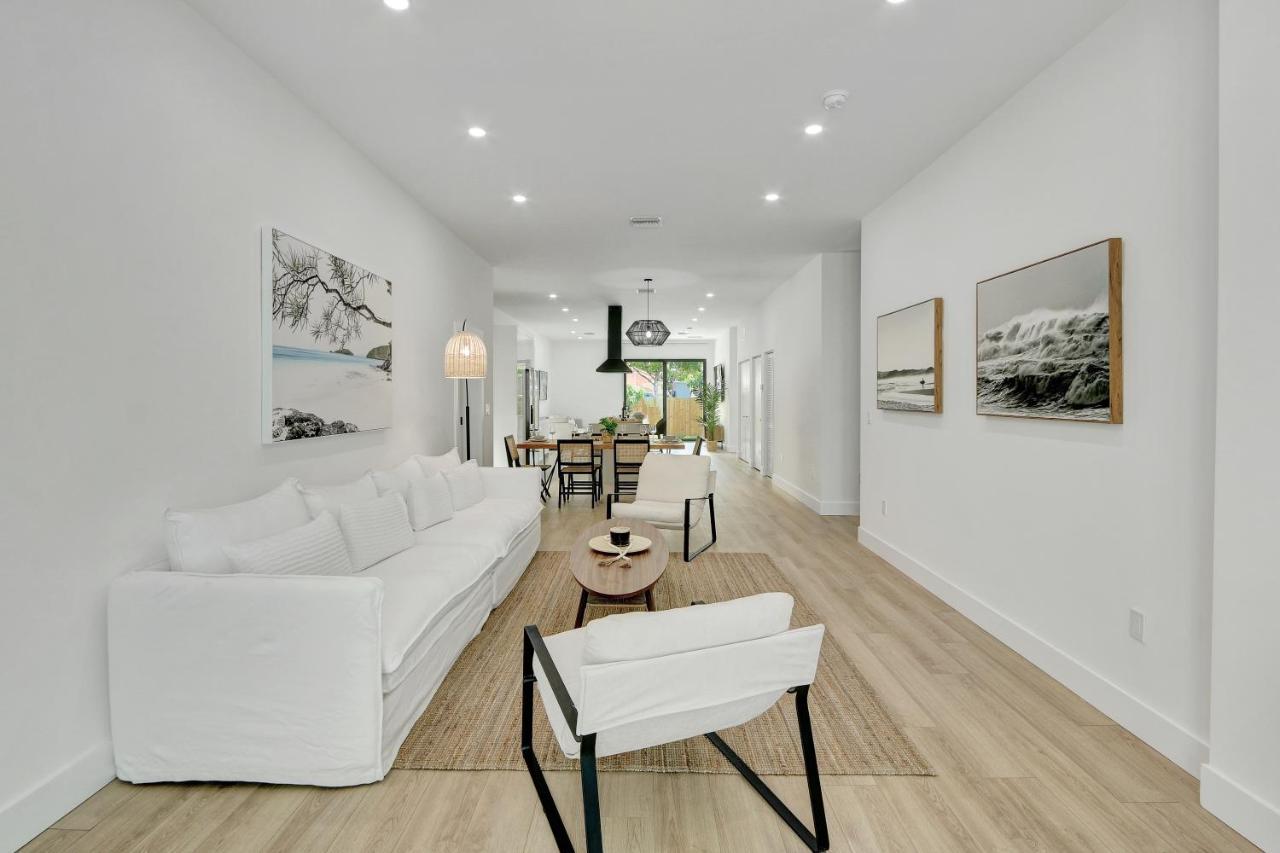 Radiance - Modern Design, Poolside Escape Ferienhaus Miami