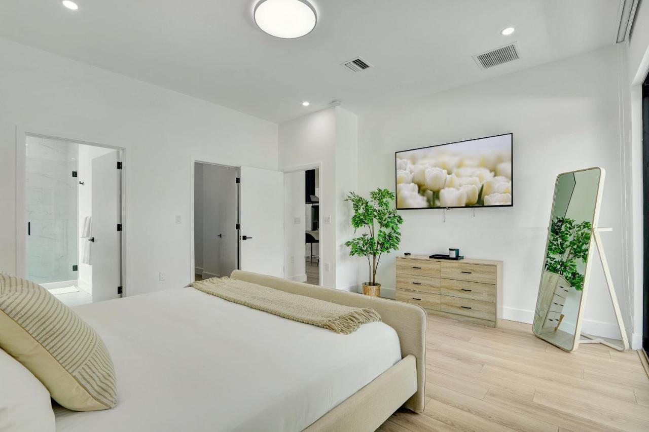 Ferienhaus Radiance - Modern Design, Poolside Escape